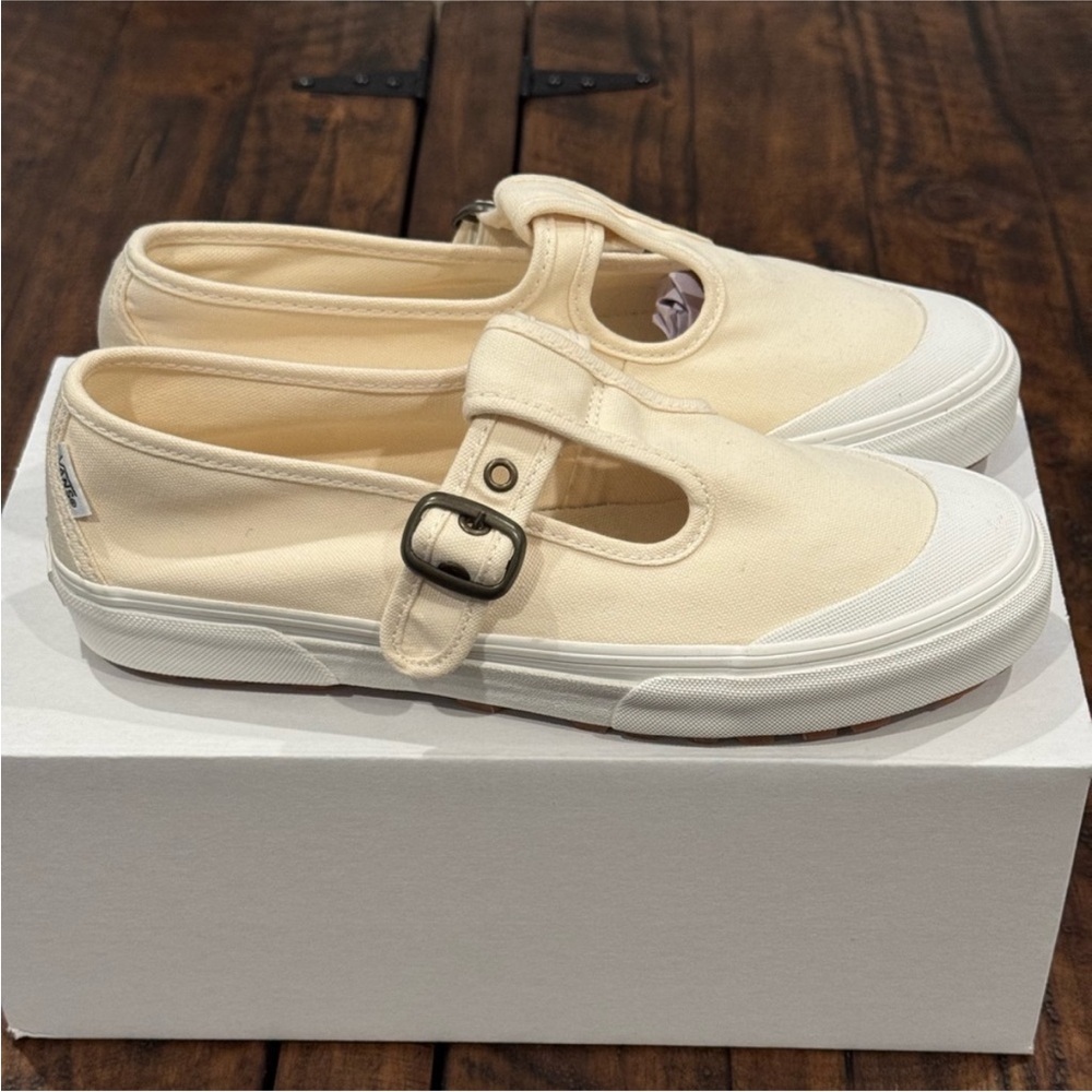 Vans Style 93 Mary Jane  Sneaker - Cream Canvas (NWOT)